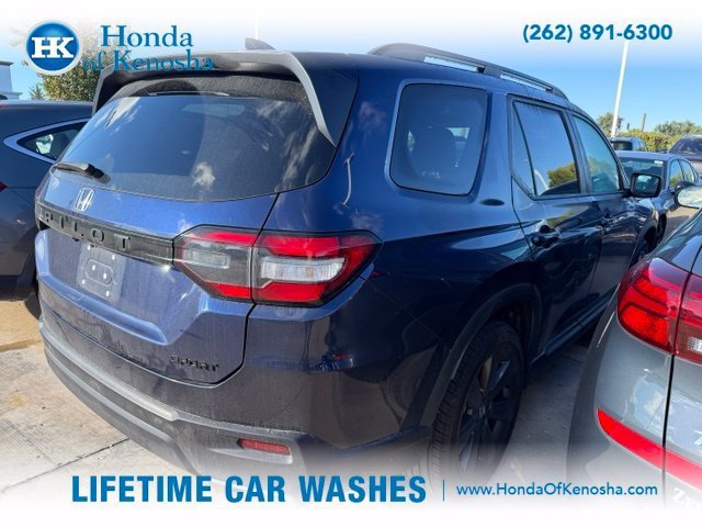 Used 2025 Honda Pilot Sport image 2
