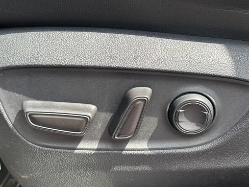 Used 2021 Toyota Highlander XSE FWD image 9