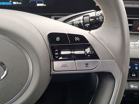 Used 2023 Hyundai Elantra SEL w/ Convenience Package image 21