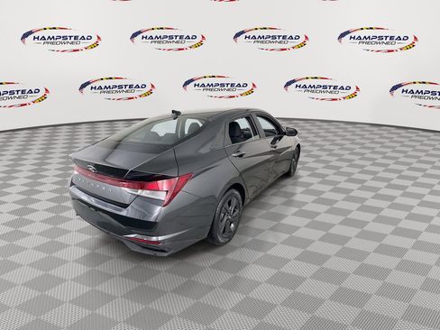 Used 2022 Hyundai Elantra SEL image 8