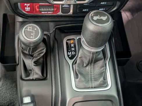 Used 2025 Jeep Wrangler Unlimited Sport AWD/4WD image 21