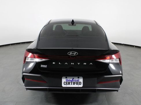 Certified 2024 Hyundai Elantra SE FWD image 11