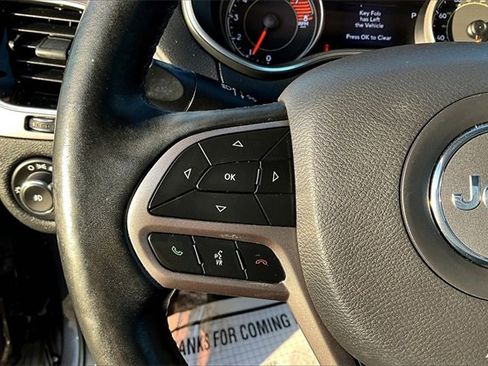 Used 2019 Jeep Cherokee Limited image 10