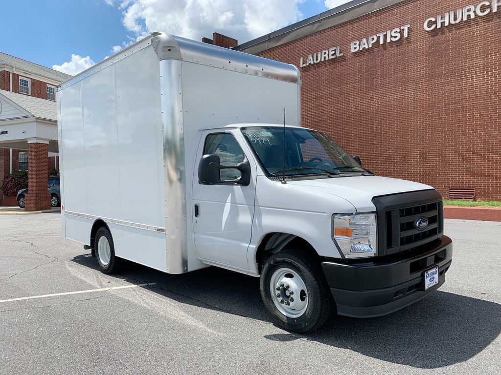 Used 2024 Ford E-350 and Econoline 350 Super Duty w/ Driver's Safety Package RWD image 3