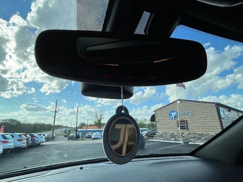 Used 2018 Jeep Grand Cherokee Limited image 26