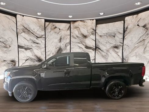 Used 2019 Chevrolet Colorado W/T w/ Custom Special Edition RWD image 2
