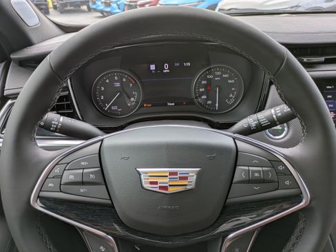 New 2025 Cadillac XT5 Premium Luxury w/ Technology Package FWD image 19