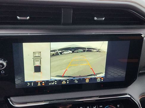 Used 2025 GMC Sierra 1500 AT4 w/ AT4 Premium Package image 25