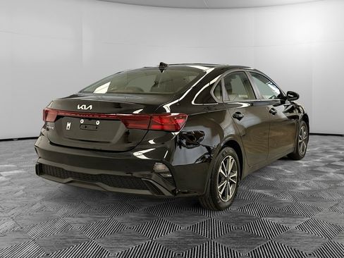 Used 2022 Kia Forte LXS FWD image 5