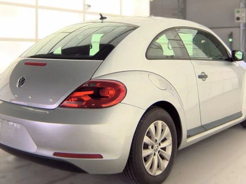 Used 2014 Volkswagen Beetle 1.8T FWD image 2