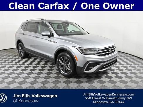 Certified 2022 Volkswagen Tiguan SE w/ Panoramic Sunroof Package image 1