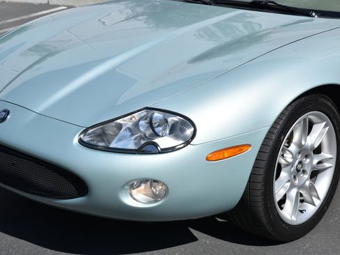 Used 2001 Jaguar XK8 Convertible image 36