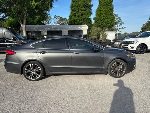 Used 2019 Ford Fusion Titanium FWD image 4