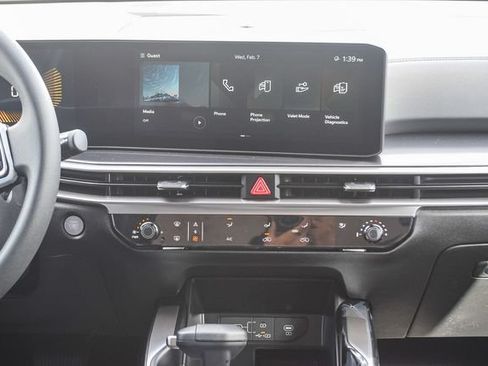 New 2024 Kia Sorento LX FWD image 15