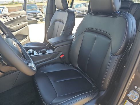 New 2026 Jeep Grand Cherokee Limited image 15