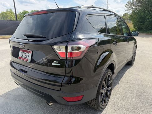 Used 2017 Ford Escape SE w/ Equipment Group 201A image 5