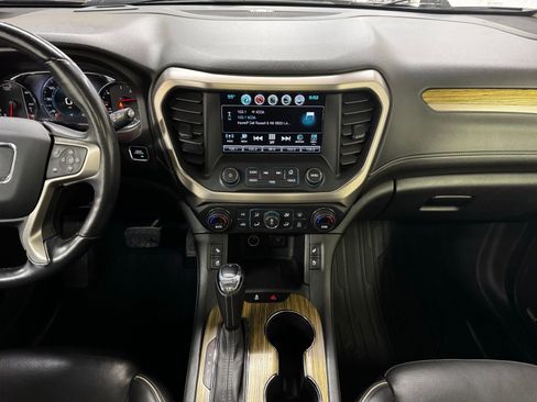 Used 2019 GMC Acadia Denali w/ Technology Package AWD/4WD image 18