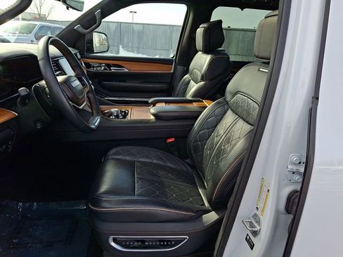 Used 2024 Jeep Grand Wagoneer L Series III image 13