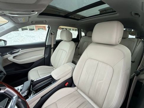 Used 2019 Audi e-tron Premium Plus image 21