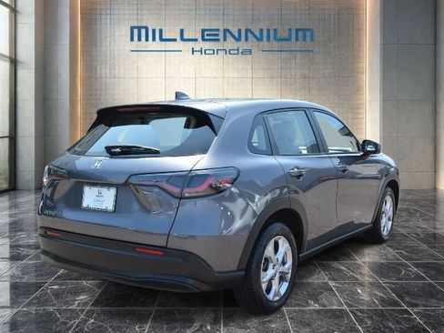 Used 2023 Honda HR-V LX image 13