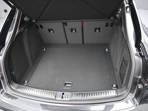 Certified 2026 Porsche Macan AWD/4WD image 31