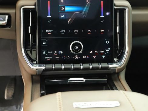Used 2025 GMC Yukon Denali Ultimate AWD/4WD image 20