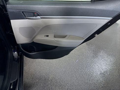 Used 2020 Hyundai Elantra SE image 27