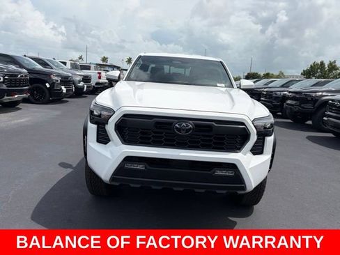 Used 2025 Toyota Tacoma TRD Off-Road w/ TRD Off Road Upgrade Package AWD/4WD image 2