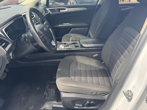 Used 2019 Ford Fusion SE AWD/4WD image 9