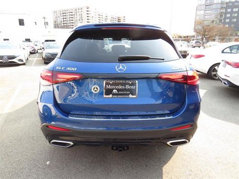 Used 2025 Mercedes-Benz GLC 300 4MATIC image 3
