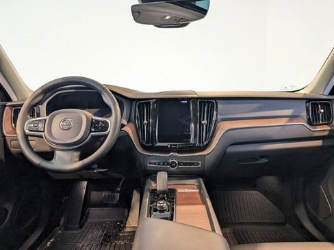 Used 2023 Volvo XC60 B5 Plus w/ Protection Package Premier image 15