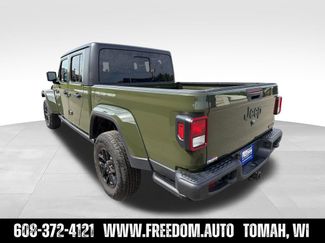 Used 2023 Jeep Gladiator Sport AWD/4WD video 3