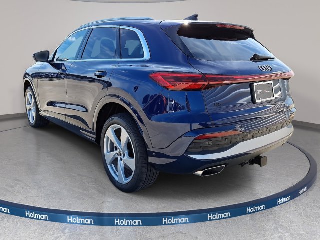 Used 2025 Audi Q5 Premium Plus w/ Premium Plus AWD/4WD image 2