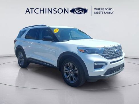 Certified 2024 Ford Explorer XLT w/ Equipment Group 202A AWD/4WD image 3