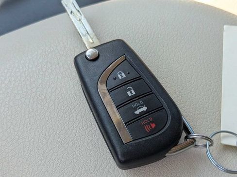 Used 2022 Toyota Camry LE FWD image 27
