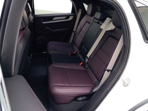 New 2026 Porsche Cayenne Coupe image 32