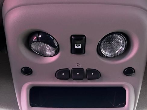 Used 2004 Chevrolet Avalanche Z71 w/ Sun And Sound Package AWD/4WD image 54