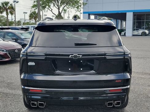 Certified 2025 Chevrolet Traverse RS FWD image 11
