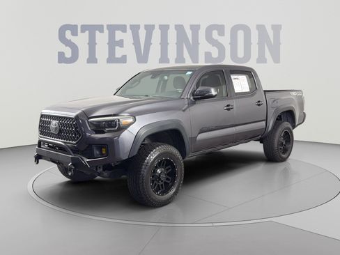 Used 2018 Toyota Tacoma TRD Off-Road AWD/4WD image 3