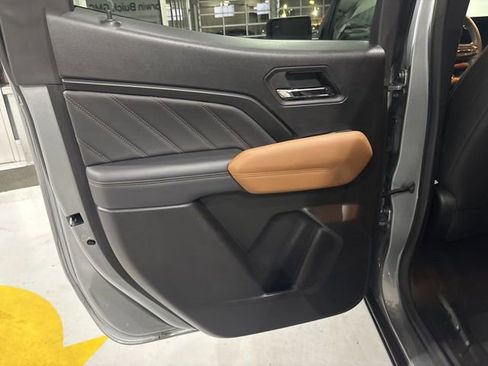 Used 2024 GMC Canyon AT4 w/ Technology Package image 30