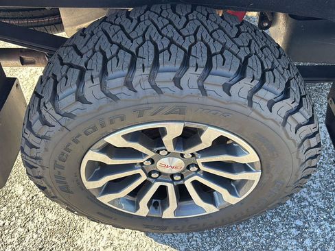Used 2023 GMC Sierra 1500 AT4 w/ AT4 Premium Package image 12