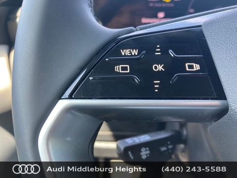 Used 2025 Audi Q5 Premium w/ Convenience Package image 41