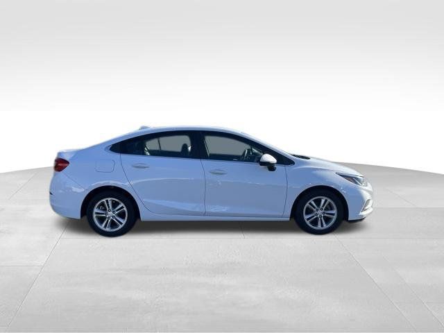 Used 2016 Chevrolet Cruze LT w/ Convenience Package FWD image 6