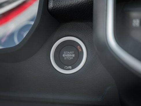 New 2026 RAM 1500 4x4 Crew Cab image 31