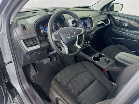 Used 2024 GMC Terrain SLE image 9