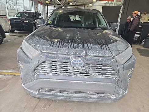 Used 2021 Toyota RAV4 XLE w/ Convenience Package AWD/4WD image 2