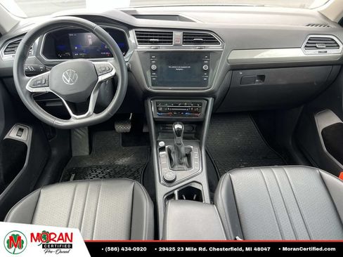 Used 2022 Volkswagen Tiguan SE w/ Panoramic Sunroof Package AWD/4WD image 15