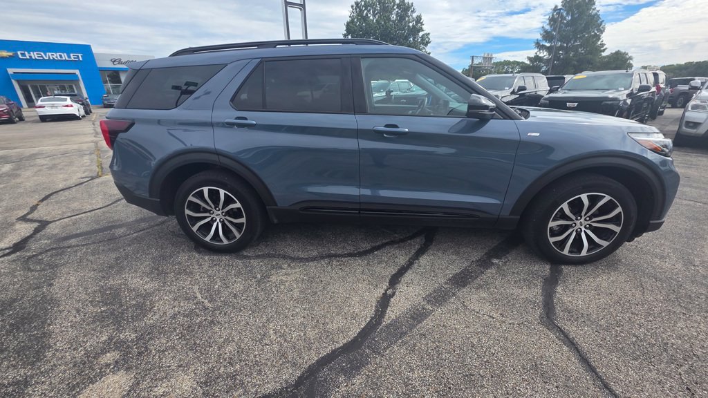 Used 2025 Ford Explorer ST-Line AWD/4WD image 4