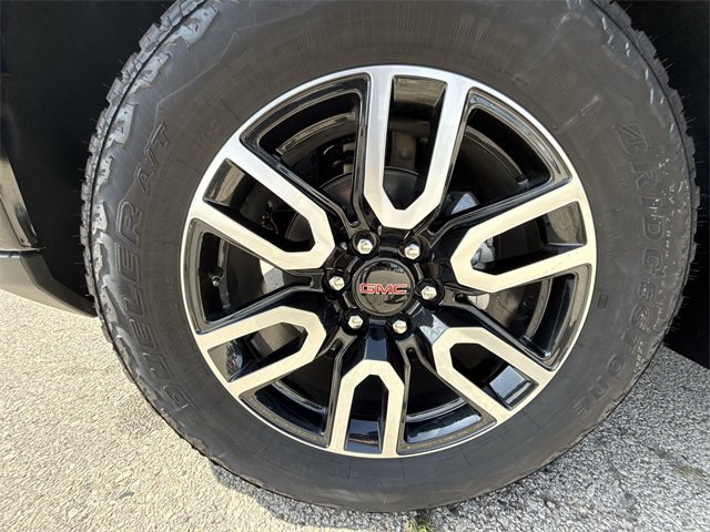 Used 2025 GMC Sierra 1500 AT4 w/ AT4 Premium Package AWD/4WD image 33