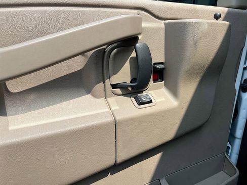 Used 2023 GMC Savana 3500 Work Van w/ Driver Convenience Package image 16